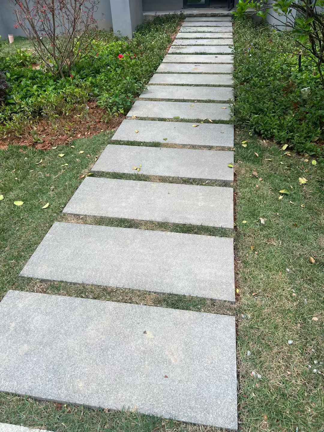 淮北 芝麻黑小区踏步、汀步石铺装效果