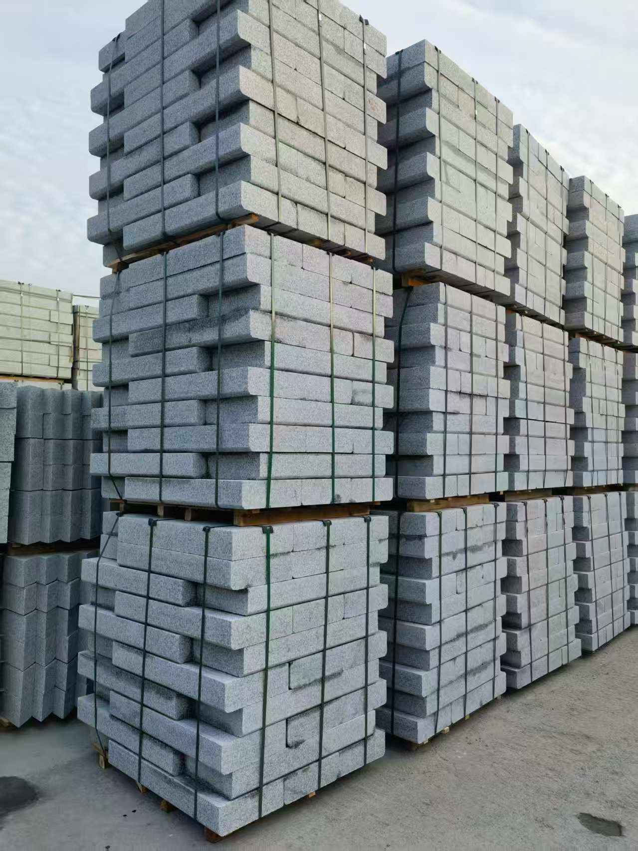 淮北 路沿石（路侧石），颜色一致，尺寸标准