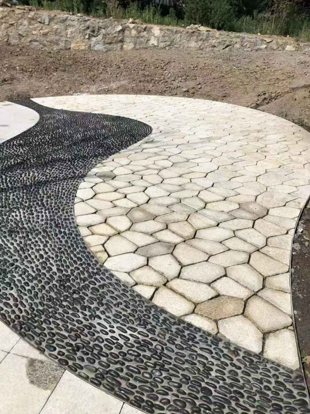 淮北 黄金麻冰裂缝室外铺装效果完美展示